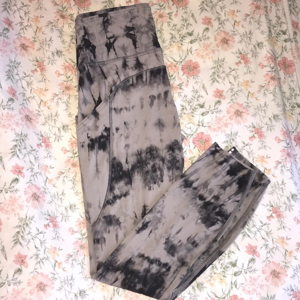 NWOT lululemon Fast and Free 25” size 4